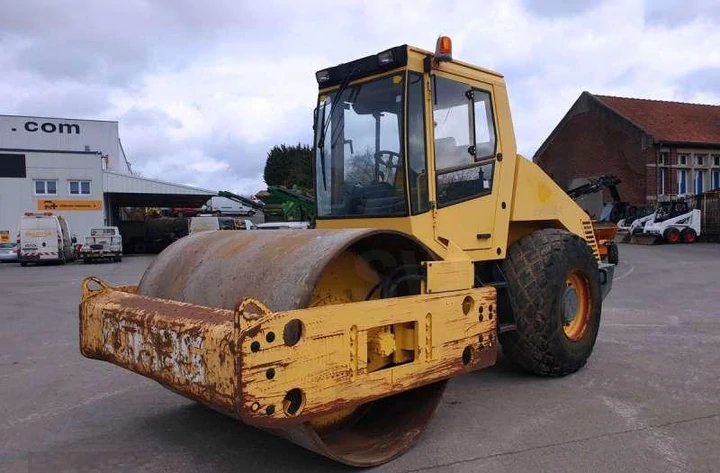 Bomag BW 122 PD Single Drum Vibratory Roller Pdf Parts Manual 101710100101 -> 101710100270 (00810045)