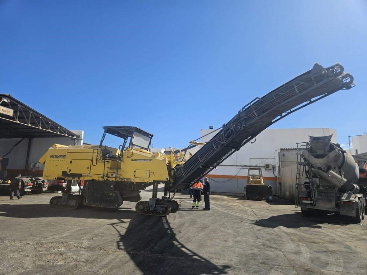 Bomag MP 2100 Road Milling Machine Pdf Parts Catalog Manual 821836040000 -> 821836049999 (00800601)